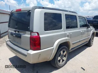2007 Jeep Commander Sport z VIN 1J8HH48K47C699904, wystawiony jako IAAI lot #42509665 z przebiegiem 198 539 mil mil oraz . Historia ofert i sprzedaży dostępna na DreamBid. Obrazek 4.