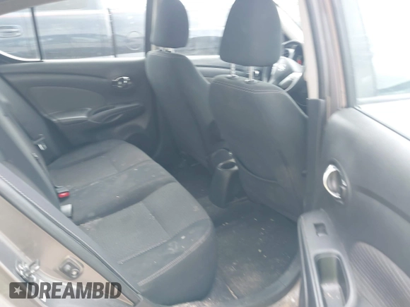 2016 Nissan Versa S Plus z VIN 3N1CN7AP7GL890158, wystawiony jako IAAI lot #42490338 z przebiegiem 180 520 mil mil oraz . Historia ofert i sprzedaży dostępna na DreamBid. Obrazek 8.