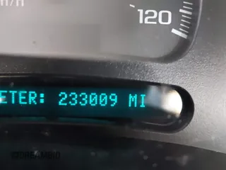 2005 Chevrolet Suburban LT with VIN 3GNFK16Z95G159688, listed as a IAAI auction lot 41492030 with 233,009 mi miles and . Bid and sale history available at DreamBid. Image 13.