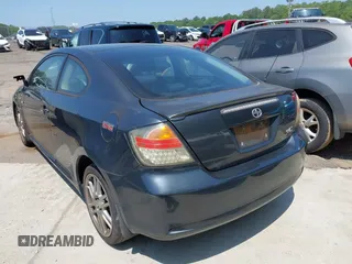 2006 Scion tC z VIN JTKDE177360118573, wystawiony jako IAAI lot #42143455 z przebiegiem 183 911 mil mil oraz . Historia ofert i sprzedaży dostępna na DreamBid. Obrazek 3.