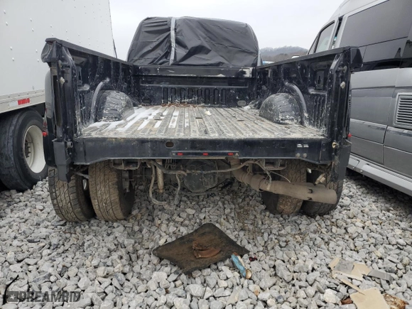 2018 Ford Super Duty F-350 DRW XL with VIN 1FT8W3DT7JEB64809, listed as a Copart auction lot 41604065 with 253,019 mi miles and Salvage Title. Bid and sale history available at carsss.com. Image 6.