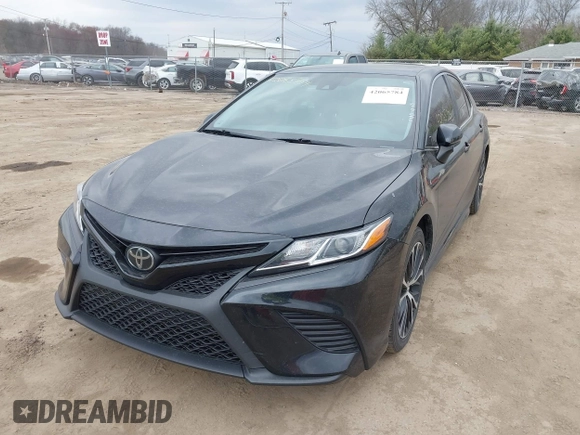 2018 Toyota Camry LE z VIN JTNB11HK6J3005121, wystawiony jako IAAI lot #42065784 z przebiegiem 114 907 mil mil oraz . Historia ofert i sprzedaży dostępna na DreamBid. Obrazek 2.