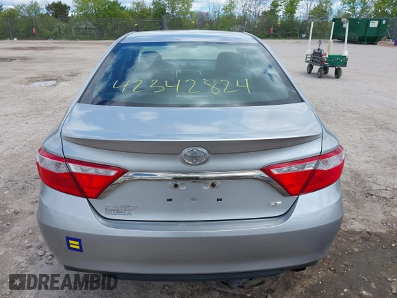 2015 Toyota Camry XLE z VIN 4T1BF1FK3FU956947, wystawiony jako IAAI lot #42342824 z przebiegiem 222 565 mil mil oraz . Historia ofert i sprzedaży dostępna na DreamBid. Obrazek 17.