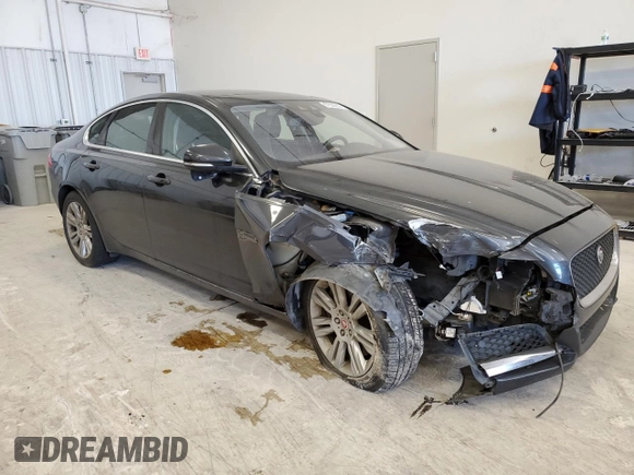 2017 Jaguar XF 35t Premium with VIN SAJBD4BV4HCY29193, listed as a Copart auction lot 87858885 with 89,259 mi miles and Salvage Title. Bid and sale history available at carsss.com. Image 4.