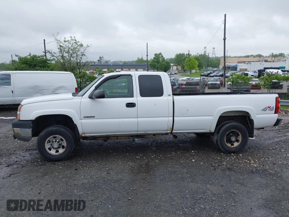 2005 Chevrolet Silverado 3500 z VIN 1GCHK39U75E196856, wystawiony jako IAAI lot #42270278 z przebiegiem Nie podano mil oraz . Historia ofert i sprzedaży dostępna na DreamBid. Obrazek 14.