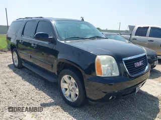 2011 GMC Yukon XL SLT z VIN 1GKS1KE02BR179803, wystawiony jako IAAI lot #42208578 z przebiegiem 156 528 mil mil oraz . Historia ofert i sprzedaży dostępna na DreamBid. Obrazek 1.