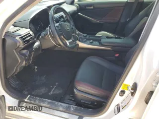 2019 Lexus IS 300 z VIN JTHBA1D23K5091065, wystawiony jako Copart lot #52715785 z przebiegiem 84 220 mil mil oraz Czysty tytuł • Clean title. Historia ofert i sprzedaży dostępna na DreamBid. Obrazek 7.