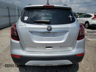 2017 Buick Encore Preferred z VIN KL4CJASB0HB016952, wystawiony jako Copart lot #58960615 z przebiegiem 67 240 mil mil oraz Czysty tytuł • Clean title. Historia ofert i sprzedaży dostępna na DreamBid. Obrazek 6.