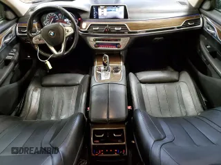 2017 BMW 7 Series 740i xDrive with VIN WBA7E4C53HGU99097, listed as a Copart auction lot 43945695 with 117,790 mi miles and Salvage Title. Bid and sale history available at carsss.com. Image 8.