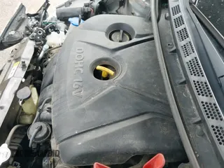 2013 Hyundai Elantra Limited с VIN 5NPDH4AE6DH320122, выставлен на аукционе IAAI как лот 43418372 с пробегом 142 483 миль миль и . История ставок и продаж доступна на DreamBid. Изображение 19.