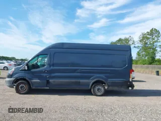 2019 Ford Transit z VIN 1FTYR3XM6KKB28883, wystawiony jako IAAI lot #42578545 z przebiegiem 107 204 mil mil oraz . Historia ofert i sprzedaży dostępna na DreamBid. Obrazek 14.