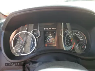 2025 Ram 1500 Big Horn z VIN 1C6RRFFG1SN512741, wystawiony jako Copart lot #51256565 z przebiegiem 17 185 mil mil oraz Szkoda całkowita • Salvage title. Historia ofert i sprzedaży dostępna na DreamBid. Obrazek 9.