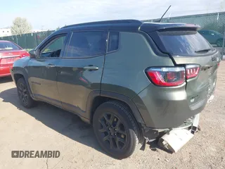 2021 Jeep Compass Sport с VIN 3C4NJDAB2MT591256, выставлен на аукционе IAAI как лот 42167396 с пробегом 70 091 миль миль и . История ставок и продаж доступна на DreamBid. Изображение 3.