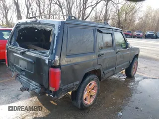 2000 Jeep Cherokee Classic with VIN 1J4FF58SXYL215871, listed as a IAAI auction lot 41855165 with 132,284 mi miles. Bid and sale history available at carsss.com. Image 4.