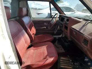 1983 Volkswagen Rabbit z VIN 1V1KG0170DV038002, wystawiony jako Copart lot #79815264 z przebiegiem 147 480 mil mil oraz Szkody całkowita. Historia ofert i sprzedaży dostępna na DreamBid. Obrazek 10.
