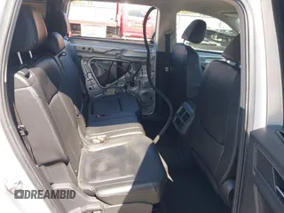 2018 Volkswagen Atlas SE с VIN 1V2DR2CA9JC502205, выставлен на аукционе IAAI как лот 41983821 с пробегом 99 618 миль миль и . История ставок и продаж доступна на DreamBid. Изображение 8.