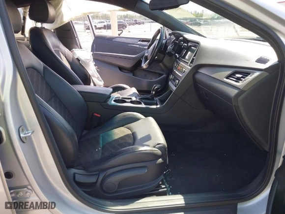 2019 Hyundai Sonata Sport with VIN 5NPE34AF1KH816034, listed as a IAAI auction lot 41886886 with 191,247 mi miles. Bid and sale history available at carsss.com. Image 5.