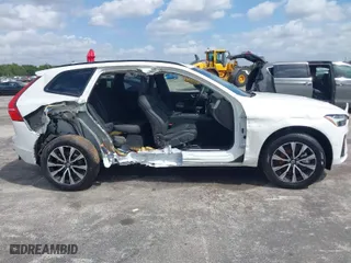 2025 Volvo XC60 Plus with VIN YV4M12RC1S1116731, listed as a IAAI auction lot 41909348 with 1,923 mi miles. Bid and sale history available at carsss.com. Image 13.