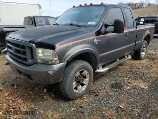 2004 Ford Super Duty F-250 XL with VIN 1FTNX21P14EC34813, listed as a Copart auction lot 52261335 with 230,248 mi miles and Salvage Title. Bid and sale history available at carsss.com. Image 1.