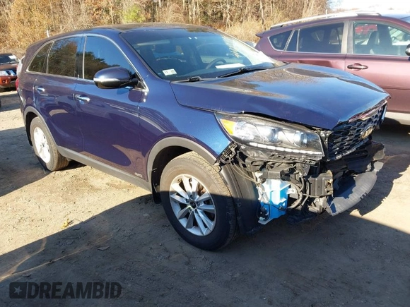 2019 Kia Sorento LX with VIN 5XYPGDA30KG469564, listed as a IAAI auction lot 41003834 with 138,617 mi miles. Bid and sale history available at carsss.com. Image 1.