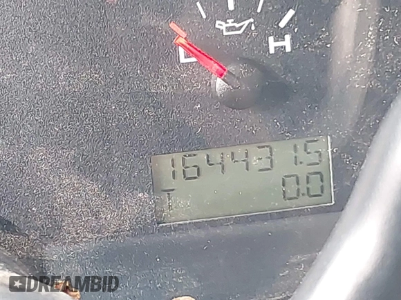 2005 Ford F-150 STX с VIN 1FTRX14W85FB40602, выставлен на аукционе IAAI как лот 42659636 с пробегом 164 431 миль миль и . История ставок и продаж доступна на DreamBid. Изображение 15.