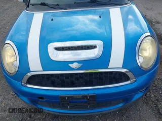2008 MINI Hardtop S z VIN WMWMF73548TT91208, wystawiony jako IAAI lot #42747902 z przebiegiem 137 214 mil mil oraz . Historia ofert i sprzedaży dostępna na DreamBid. Obrazek 6.