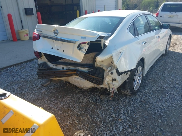 2017 Nissan Altima 2.5 SR with VIN 1N4AL3AP0HC492795, listed as a IAAI auction lot 41801120 with 233,478 mi miles. Bid and sale history available at carsss.com. Image 6.