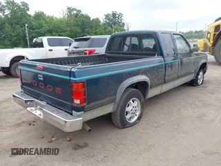 1994 Dodge Dakota z VIN 1B7GL23X8RS630456, wystawiony jako IAAI lot #42477536 z przebiegiem 280 421 mil mil oraz . Historia ofert i sprzedaży dostępna na DreamBid. Obrazek 4.