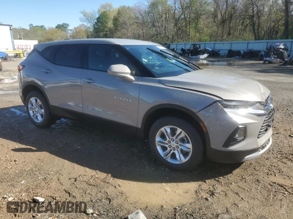 2021 Chevrolet Blazer LT z VIN 3GNKBCR47MS572022, wystawiony jako Copart lot #49887885 z przebiegiem 22 274 mil mil oraz Szkoda całkowita • Salvage title. Historia ofert i sprzedaży dostępna na DreamBid. Obrazek 4.