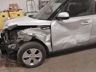 2016 Kia Soul with VIN KNDJN2A21G7869371, listed as a IAAI auction lot 40902645 with 88,414 mi miles. Bid and sale history available at carsss.com. Image 12.
