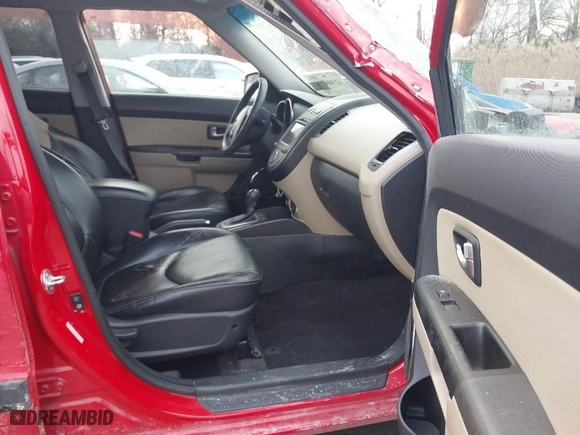 2013 Kia Soul + with VIN KNDJT2A62D7628259, listed as a IAAI auction lot 41400204 with 87,200 mi miles. Bid and sale history available at carsss.com. Image 5.