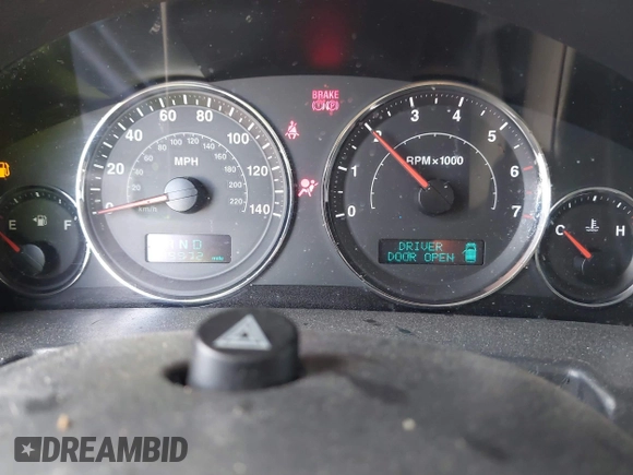2007 Jeep Commander Limited with VIN 1J8HH58297C636318, listed as a IAAI auction lot 42105138 with 149,972 mi miles and . Bid and sale history available at DreamBid. Image 7.