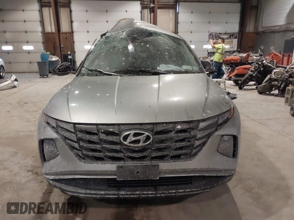 2024 Hyundai Tucson SE with VIN 5NMJACDE1RH436622, listed as a IAAI auction lot 41262494 with 7,717 mi miles. Bid and sale history available at carsss.com. Image 12.