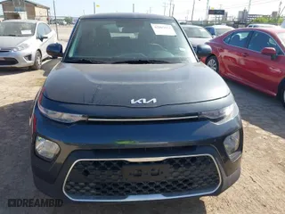 2022 Kia Soul LX with VIN KNDJ23AU6N7811432, listed as a IAAI auction lot 42007954 with 38,996 mi miles. Bid and sale history available at carsss.com. Image 12.