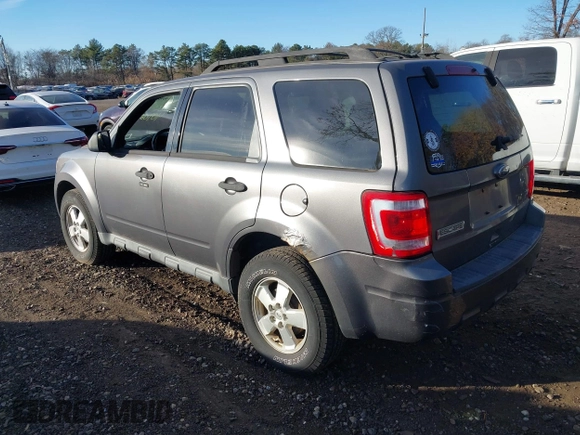 2010 Ford Escape XLT z VIN 1FMCU9DG7AKD41622, wystawiony jako IAAI lot #40902701 z przebiegiem 298 933 mil mil oraz . Historia ofert i sprzedaży dostępna na DreamBid. Obrazek 3.