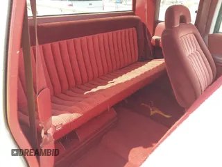 1994 GMC Sierra 2500 z VIN 1GTGC29K6RE565925, wystawiony jako IAAI lot #41798399 z przebiegiem 281 151 mil mil oraz . Historia ofert i sprzedaży dostępna na DreamBid. Obrazek 8.