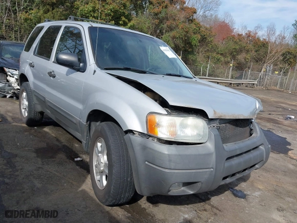 2004 Ford Escape XLT with VIN 1FMYU03184KB74819, listed as a IAAI auction lot 41838482 with 223,651 mi miles. Bid and sale history available at carsss.com. Image 1.