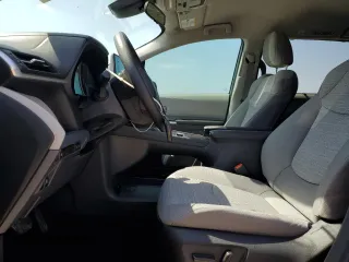 2024 Toyota Sienna LE z VIN 5TDKRKEC0RS186405, wystawiony jako Copart lot #56057695 z przebiegiem 36 184 mil mil oraz Szkoda całkowita • Salvage title. Historia ofert i sprzedaży dostępna na DreamBid. Obrazek 7.