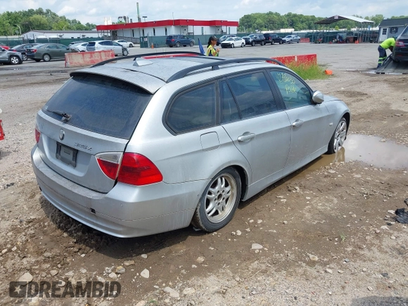 2006 BMW 3 Series 325xi with VIN WBAVT135X6KW22139, listed as a IAAI auction lot 42780030 with 222,216 mi miles and . Bid and sale history available at DreamBid. Image 4.