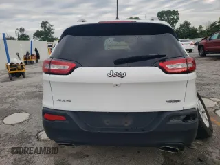 2017 Jeep Cherokee Latitude z VIN 1C4PJMCS5HD226281, wystawiony jako Copart lot #60080625 z przebiegiem 106 777 mil mil oraz Szkoda całkowita • Salvage title. Historia ofert i sprzedaży dostępna na DreamBid. Obrazek 6.
