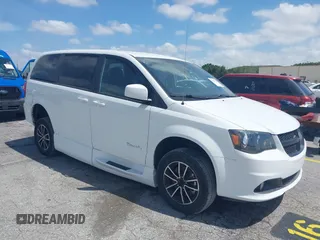 2018 Dodge Grand Caravan SXT z VIN 2C7WDGCG0JR288807, wystawiony jako IAAI lot #42113492 z przebiegiem 26 239 mil mil oraz . Historia ofert i sprzedaży dostępna na DreamBid. Obrazek 1.