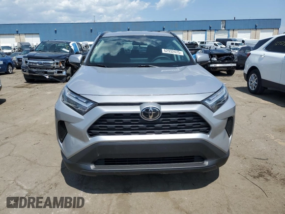 2024 Toyota RAV4 XLE with VIN 2T3P1RFV4RC403444, listed as a Copart auction lot 62932475 with 3,245 mi miles and Clean title. Bid and sale history available at DreamBid. Image 5.