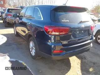 2019 Kia Sorento LX with VIN 5XYPGDA30KG469564, listed as a IAAI auction lot 41003834 with 138,617 mi miles. Bid and sale history available at carsss.com. Image 3.