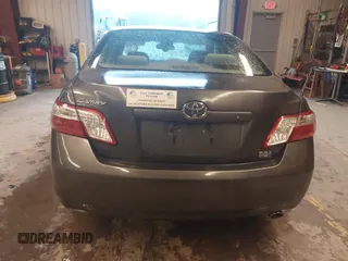 2007 Toyota Camry z VIN JTNBB46K573017707, wystawiony jako IAAI lot #42230423 z przebiegiem 140 843 mil mil oraz . Historia ofert i sprzedaży dostępna na DreamBid. Obrazek 16.