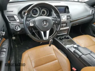 2014 Mercedes-Benz E 350 z VIN WDDKJ5KB5EF226093, wystawiony jako Copart lot #55475425 z przebiegiem 125 574 mil mil oraz Szkoda całkowita • Salvage title. Historia ofert i sprzedaży dostępna na DreamBid. Obrazek 8.