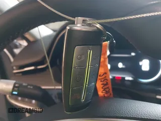 2025 Genesis GV70 2.5T z VIN 5NMMADTB9SH025307, wystawiony jako IAAI lot #42454804 z przebiegiem 20 799 mil mil oraz . Historia ofert i sprzedaży dostępna na DreamBid. Obrazek 11.