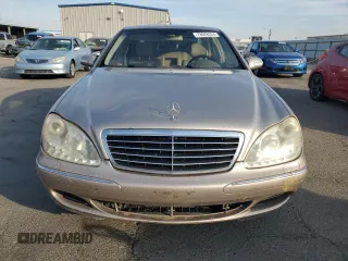 2005 Mercedes-Benz S 430 z VIN WDBNG70J55A439102, wystawiony jako Copart lot #78028324 z przebiegiem 273 967 mil mil oraz Czysty tytuł • Clean title. Historia ofert i sprzedaży dostępna na DreamBid. Obrazek 5.