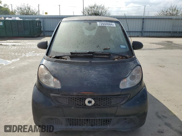 2013 Smart fortwo Pure z VIN WMEEJ3BA9DK678543, wystawiony jako Copart lot #72659984 z przebiegiem Nie podano mil oraz Czysty tytuł • Clean title. Historia ofert i sprzedaży dostępna na DreamBid. Obrazek 5.