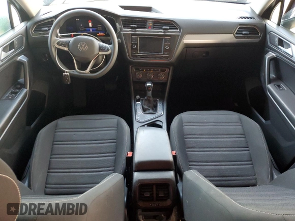 2022 Volkswagen Tiguan S z VIN 3VV1B7AXXNM012536, wystawiony jako Copart lot #81937034 z przebiegiem 38 912 mil mil oraz Szkoda całkowita • Salvage title. Historia ofert i sprzedaży dostępna na DreamBid. Obrazek 8.