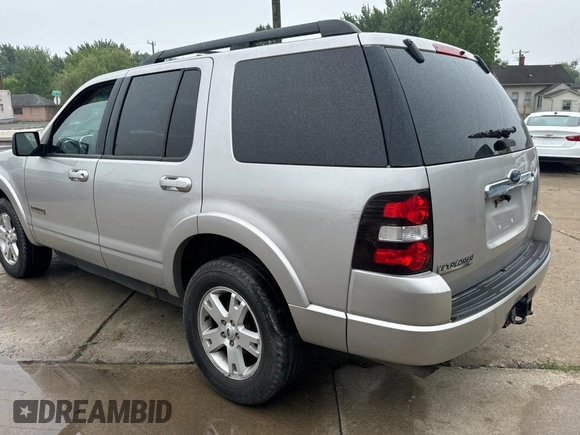 2008 Ford Explorer XLT z VIN 1FMEU73E58UA06810, wystawiony jako Copart lot #60109665 z przebiegiem 125 148 mil mil oraz Czysty tytuł • Clean title. Historia ofert i sprzedaży dostępna na DreamBid. Obrazek 3.